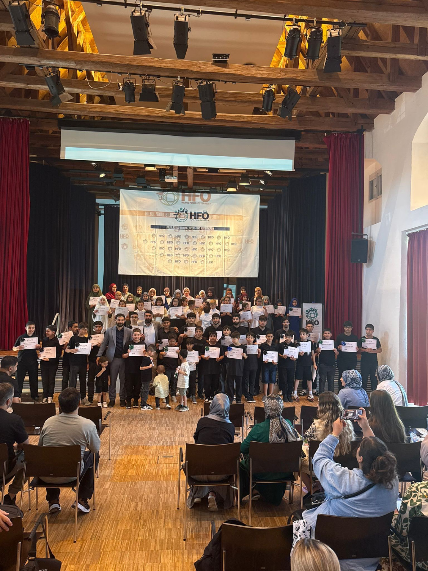 Hilful Fudul topluluk buluşması / Gemeinschaftstreffen